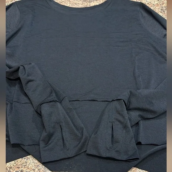 Zenana Side Slit Long Sleeve Top Womens Size Large Black Thumb Hole Detail - Picture 8 of 11